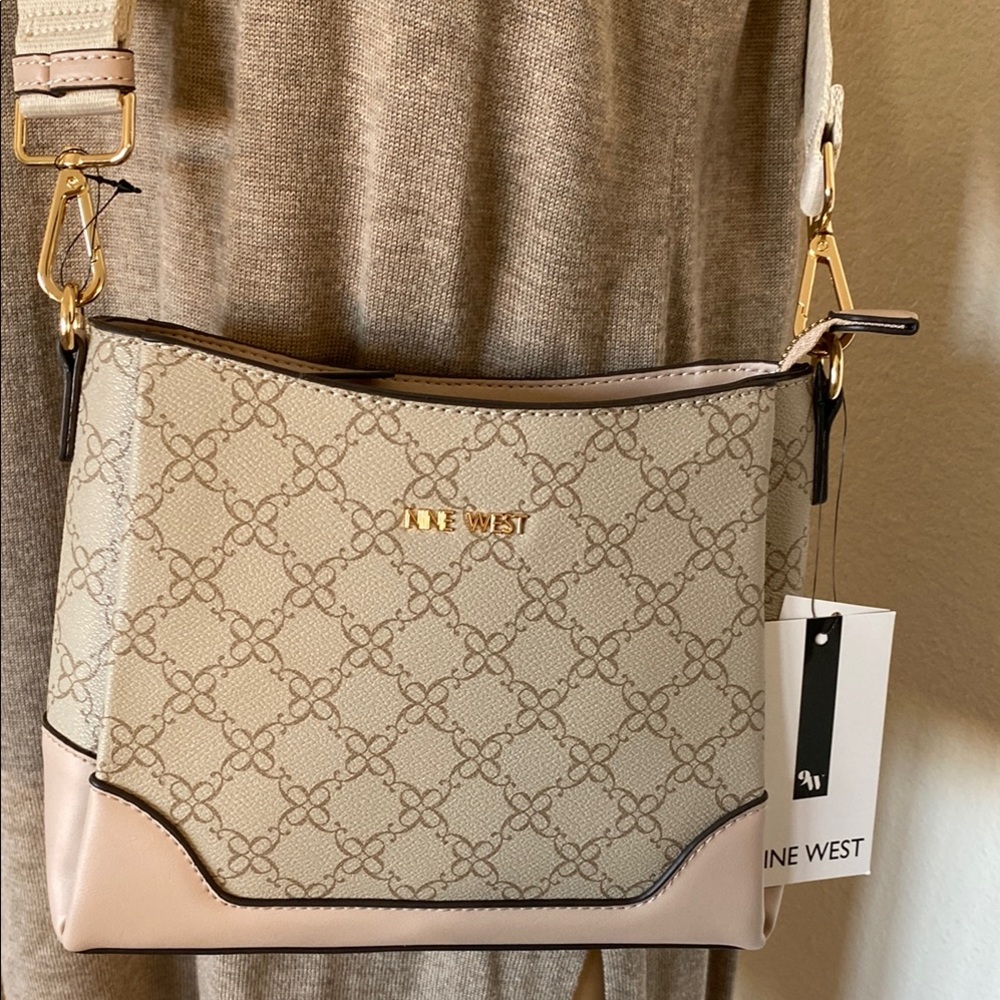 NWT Nine West Cream and Pink Crossbody Bag with Elegant Design